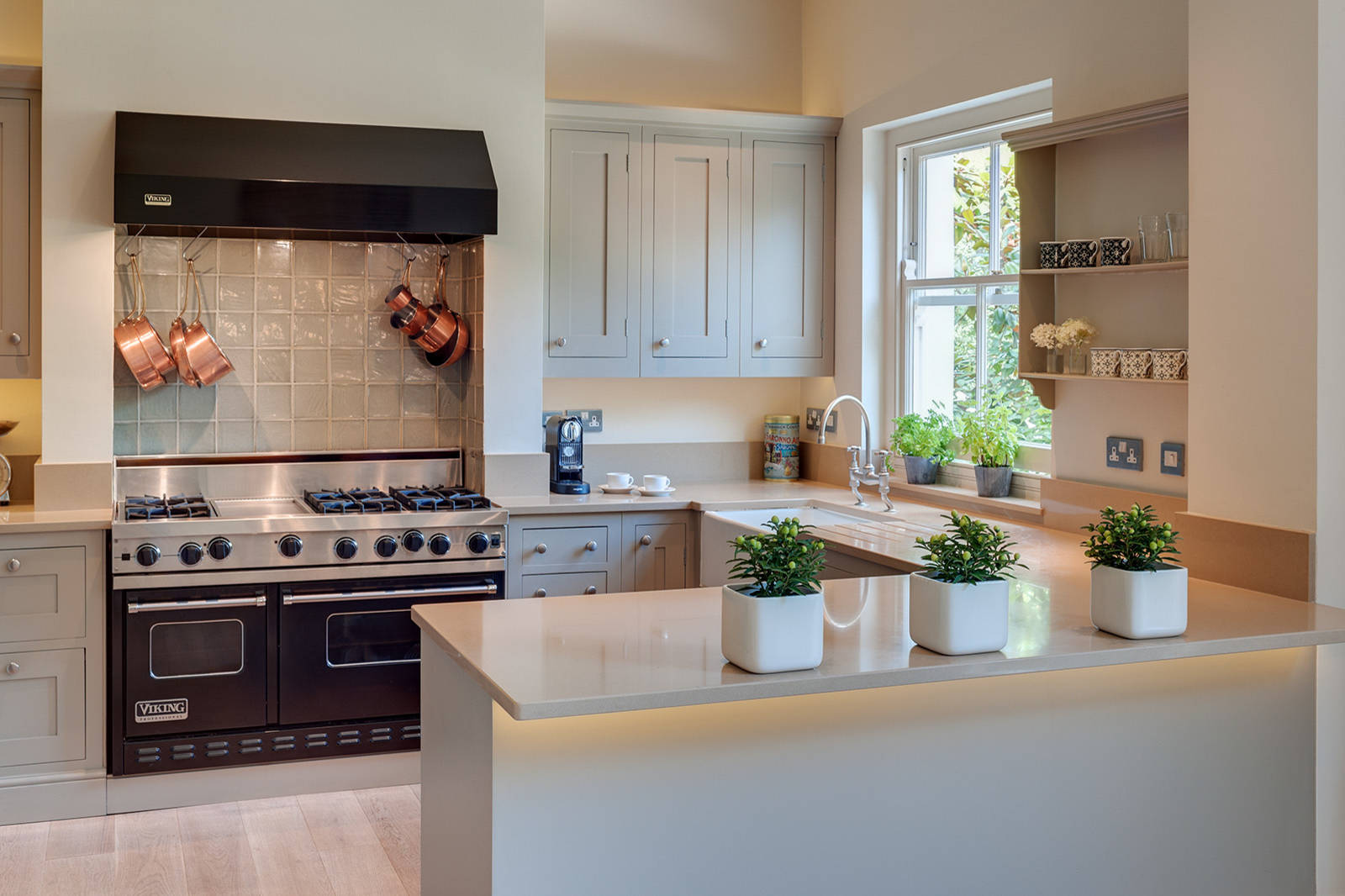 U shaped kitchen
